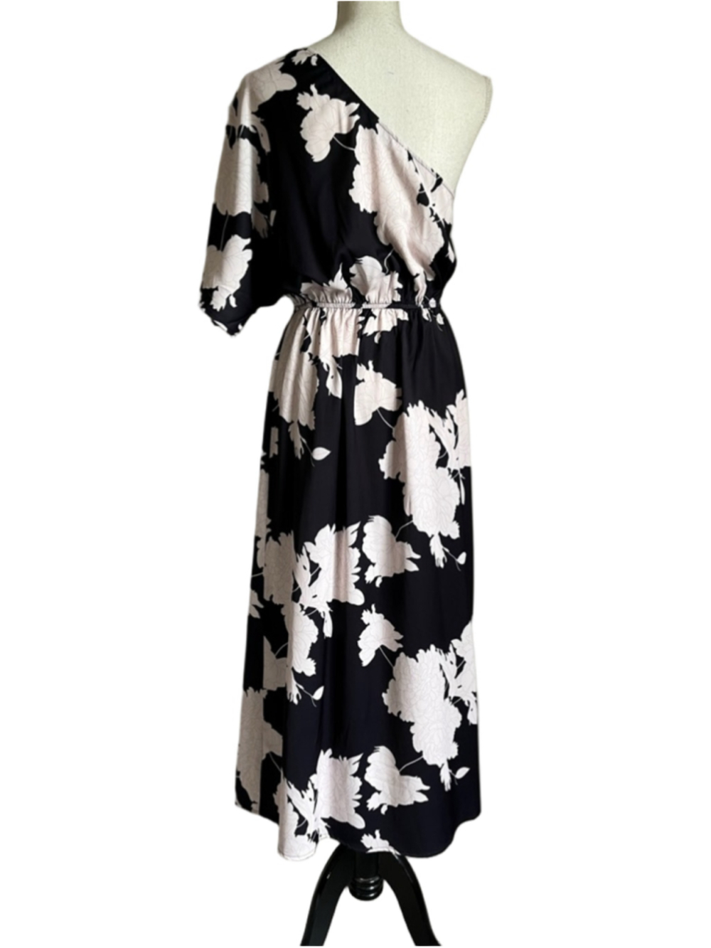 Cupshe One-Shoulder Black Maxi Dress with Cream Floral Print - Picture 5 of 5